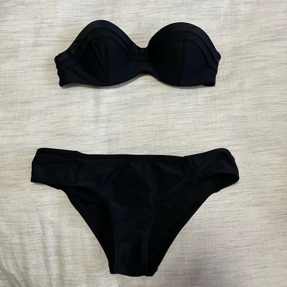 Abercrombie & Fitch Black Bikini (34B)